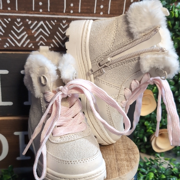 Carter's Kids Sparkle Boots with Pink Laces and Fur - Picture 2 of 13